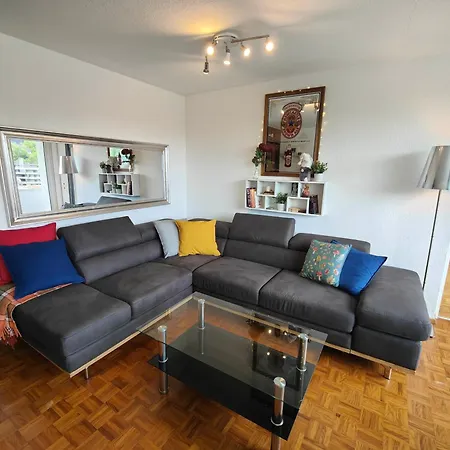 Appartement 2 Bedroom At Bahnhofcity